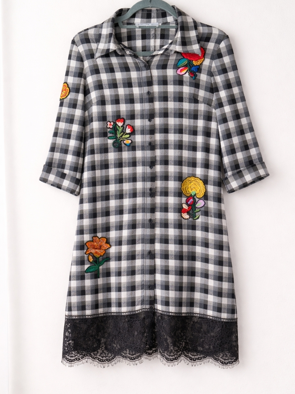 Nicole Miller Gingham Shirt Dress Floral Embroidery Lace Hem Indie Chic